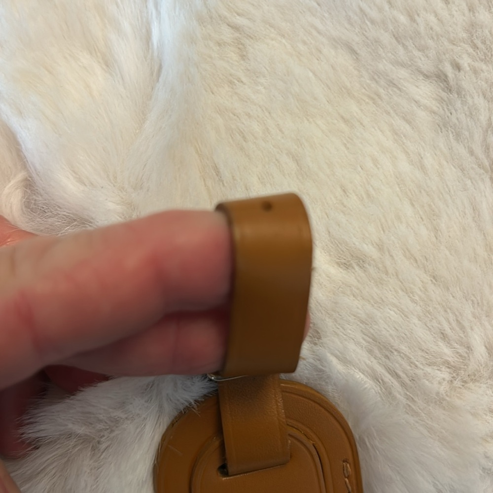 Louis Vuitton Brown Tag - Picture 9 of 11